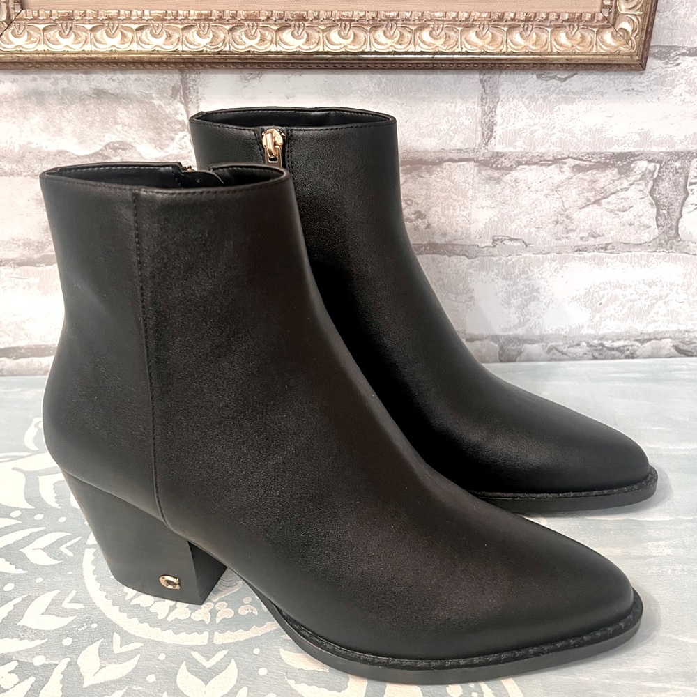 NWOT Coach Pacey ankle boots. Black leather. Size 9.
